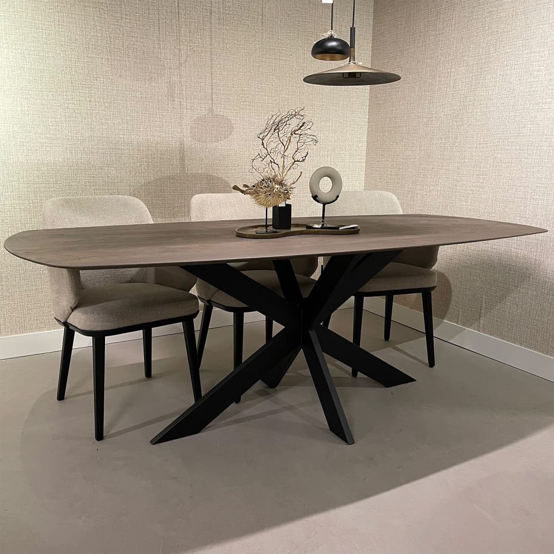 Eettafel Amilia deens ovaal Eettafel Amilia deens ovaal
