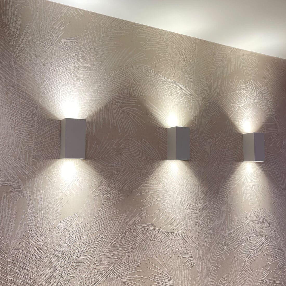 Wandlamp up en down wit Wandlamp up en down wit